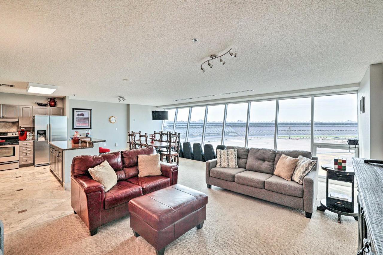 Fort Worth Condo With Racetrack Views And Pool Access Exterior photo