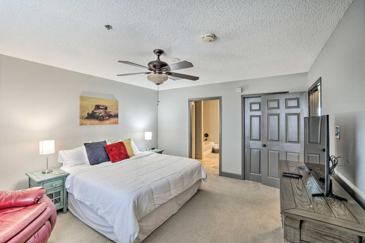 Fort Worth Condo With Racetrack Views And Pool Access Exterior photo