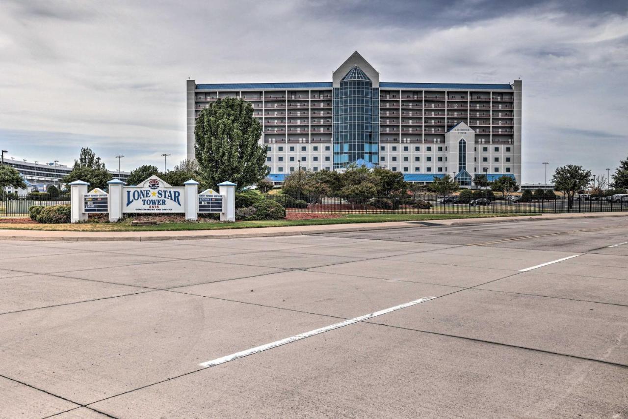 Fort Worth Condo With Racetrack Views And Pool Access Exterior photo