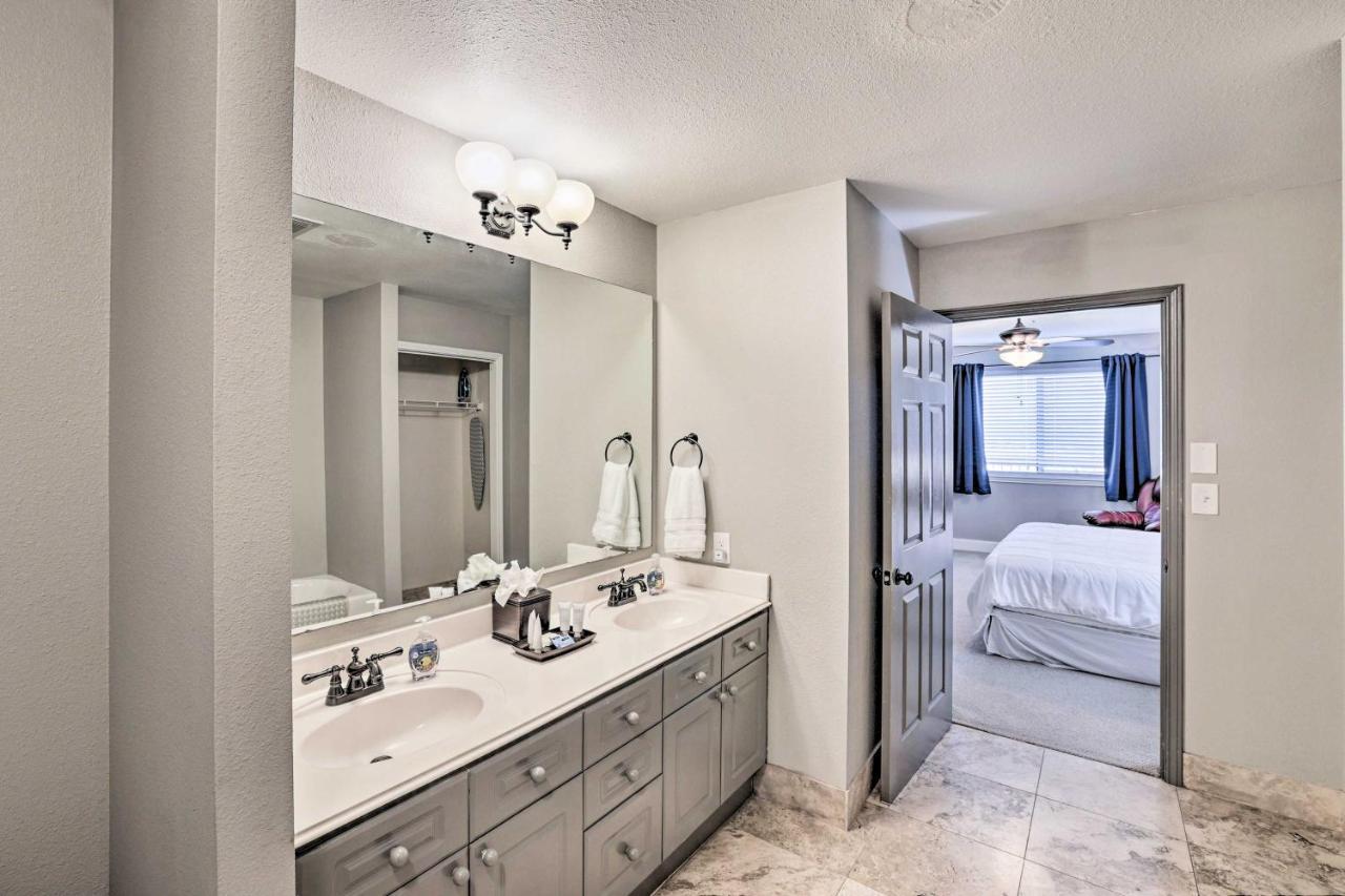 Fort Worth Condo With Racetrack Views And Pool Access Exterior photo
